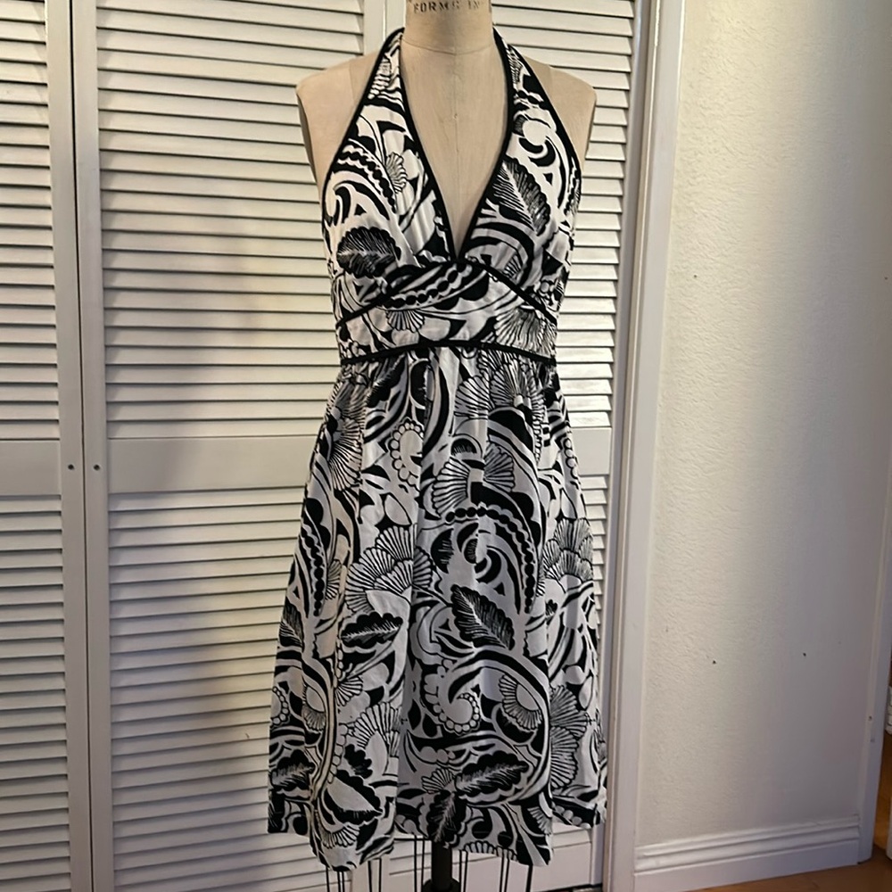 Black & white halter top dress size 10
